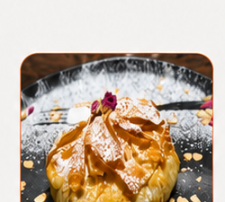 Pastilla au poulet et aux amandes